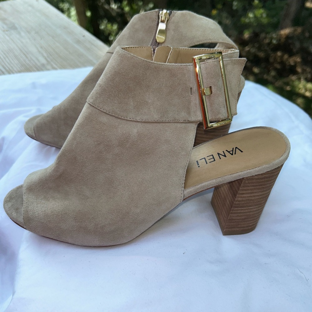 Vaneli Women's Tan  Suede Side Buckle Block Heel Open Toe Sandals